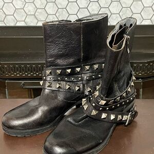 BCBGeneration Black Leather Footwear